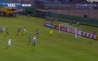 Paolo Guerrero y la clara ocasión de gol que erró ante Uruguay