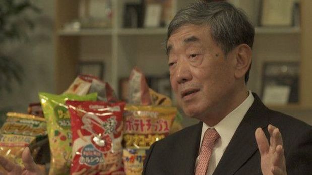 Akira Matsumoto, presidente de Calbee, incrementó el número de mujeres gerentes desde que se unió a la compañía. (Foto: BBC)