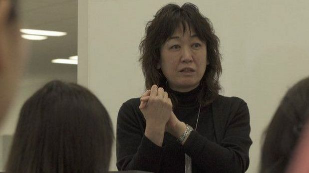 Kazuko Fukuyama tiene a su cargo 800 empleados en Calbee. (Foto: BBC)