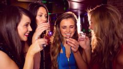Nueve tipos de amigas 'pasadas de copas' que todas tenemos