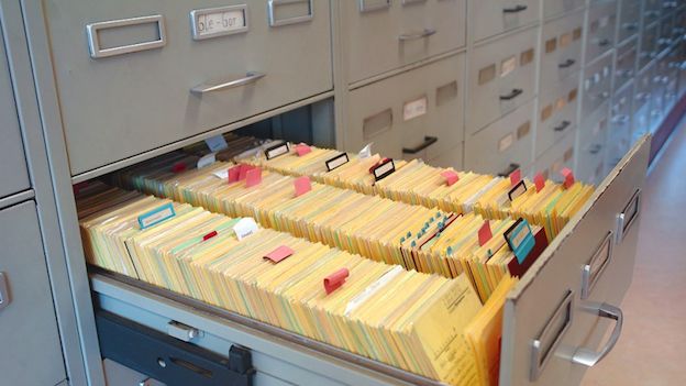 Los archivos de la Oficina Central en Luisburgo, Alemania, con cientos de miles de datos de personas relacionadas a crímenes del nazismo. (Foto: Zentrale Stelle/Oficina Central)