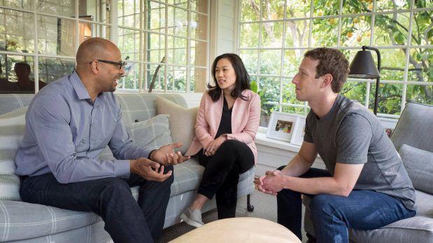Facebook: Mark Zuckerberg presenta a jefe en tema de educación
