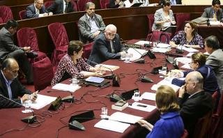 Comisión RR.EE. citará a canciller por viaje de Nadine en 2012