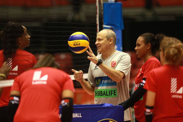 Voley