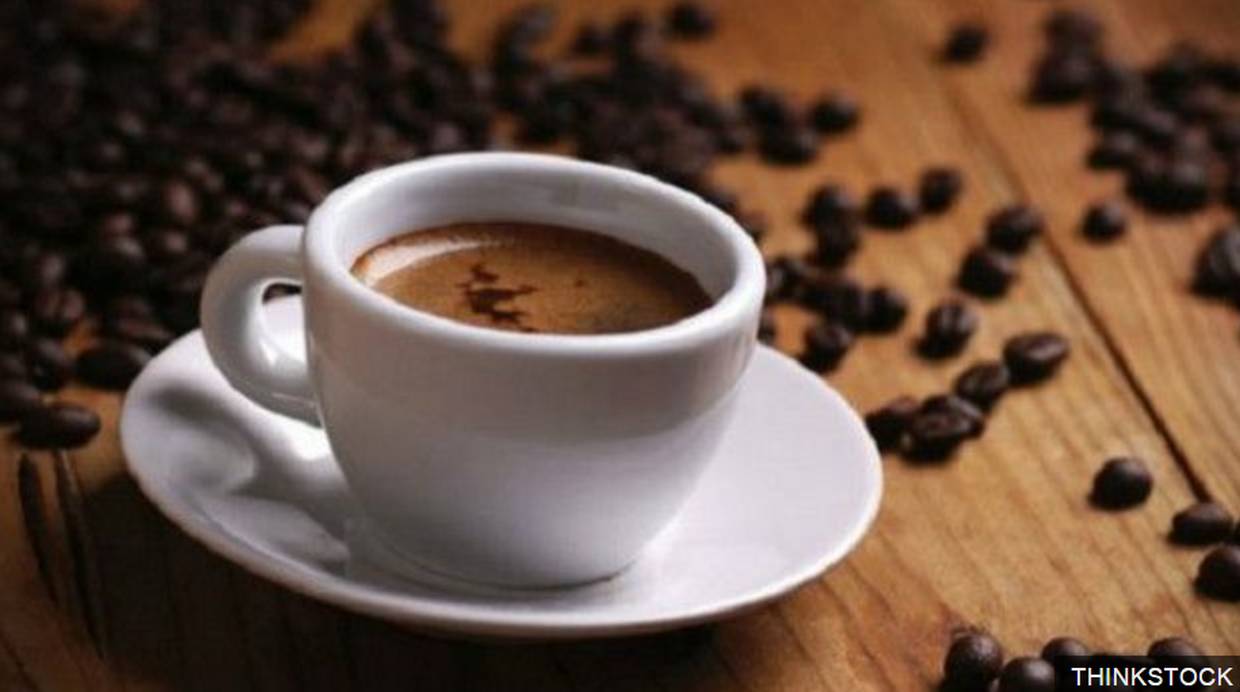 La ganancia obtenida por la venta de una taza de café suele ser astronómica si se la compara con el precio del grano. (Foto: BBC Mundo)
