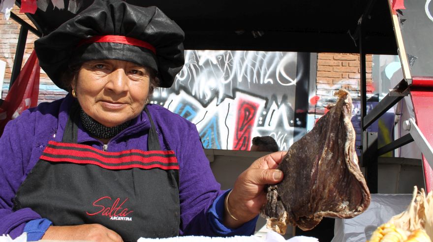 Rosa Chocobar, de Chicoana, en su local de tamales de Salta.  (Foto: Alicia Rojas)