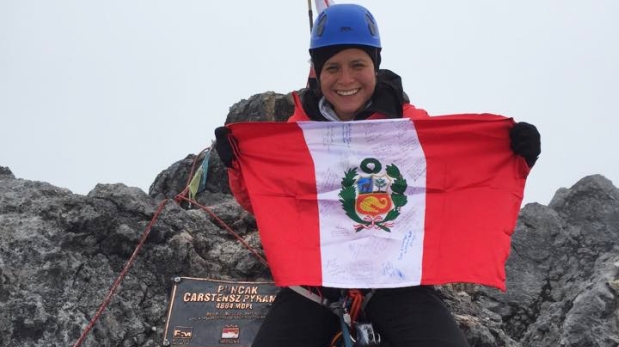 Histórico: Montañista peruana alcanzó la cima del Everest