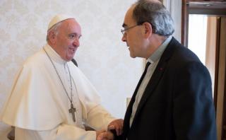 ¿Por qué este encuentro del Papa y un cardenal genera polémica?