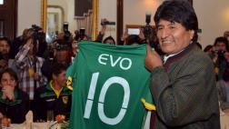Evo Morales llama "campeón del mundo" al Real Madrid en Twitter