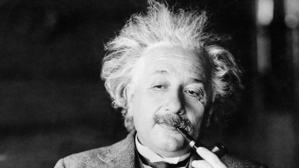 Einstein se mostró impresionado por las idea de Lemaitre.  (BBC)
