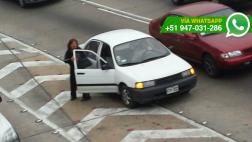 Vía Expresa: personas siguen bajando de taxis en plena pista