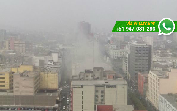 Incendio en inmueble del Centro de Lima (Foto: WhatsApp El Comercio)