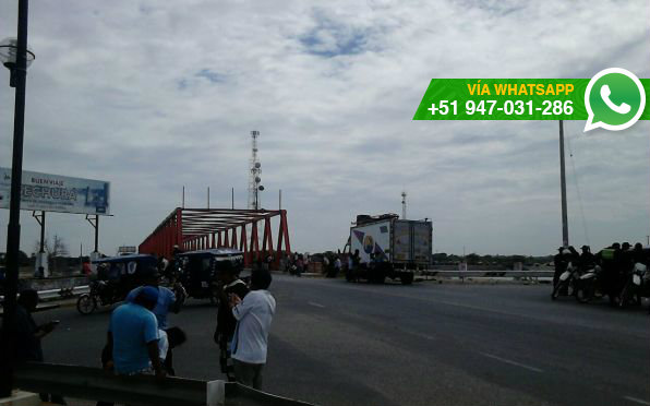 Pescadores artesanales de bloquean la salida de Sechura, en Piura (Foto: WhatsApp El Comercio)