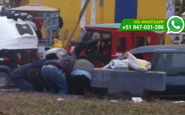 Peligroso hueco en pista de Puente Piedra (Foto: WhatsApp El Comercio)