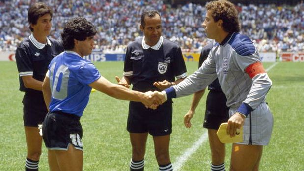 Diego Maradona y Peter Shilton: una historia de amor y odio