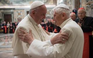 Francisco celebra los 65 años de ordenación de Benedicto XVI