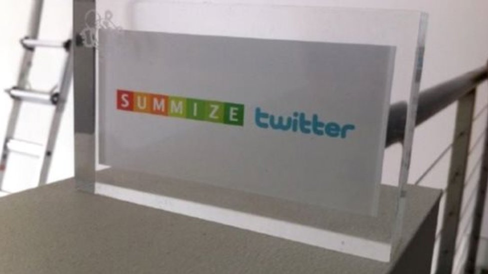 En 2008, Twitter compró Summize, dando a sus usuarios la posibilidad de consultar tendencias dentro del sitio.