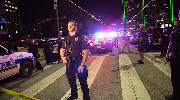 Cinco policias muertos dejó el atentado en Dallas por francotiradores. (Foto: AFP)