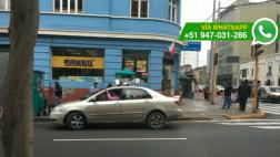 Taxis informales operan a expensas de policías