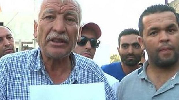 El padre del atacante, Monthir Boulel, habló para los medios desde Msaken, en Túnez, y mostró un certificado médico que recoge la enfermedad de su hijo. (Foto: BBC)