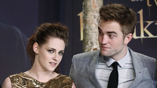 Kristen Stewart tuvo una mediática relación con el actor británico Robert Pattinson, su coestrella en 