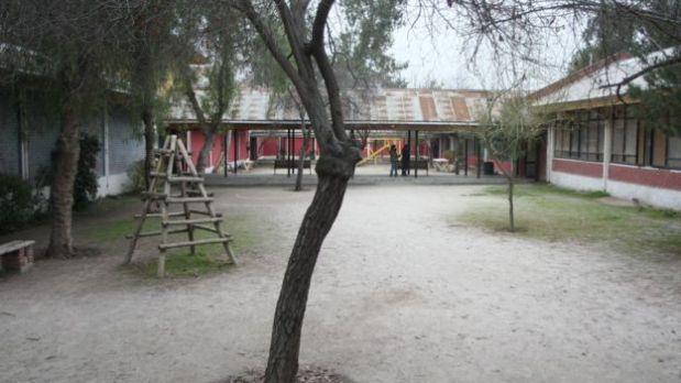 Los actruales centros del Sename no cuentan ni con la estructura ni con el personal para atender las necesidades de los niños vulnerables que acogen. (Foto: BBC)