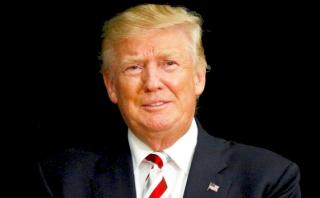 Trump gana el respaldo de un Bush para "detener a Clinton"