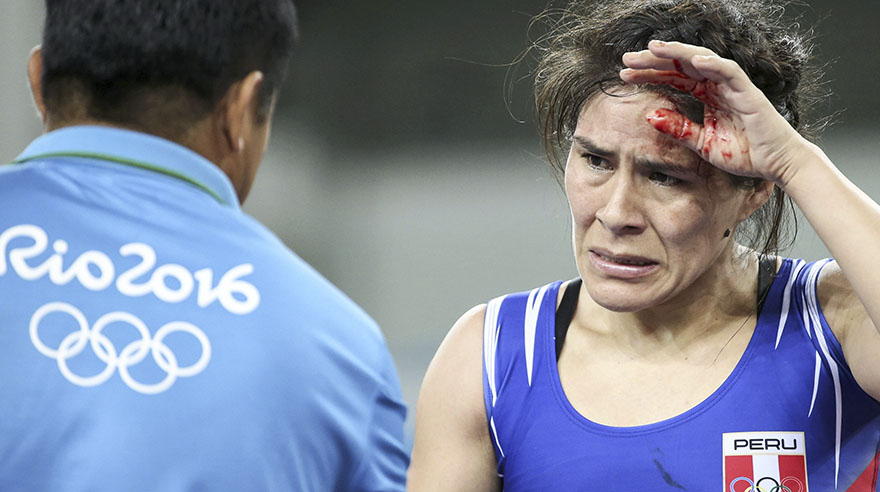 La peruana Yanet Sovero resultó herida en lucha libre