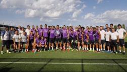 Cristiano Ronaldo compartió trofeo con plantel del Real Madrid