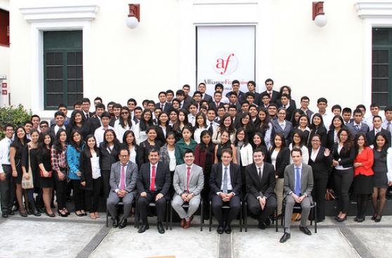 Pronabec dio becas a 97 estudiantes en universidades francesas
