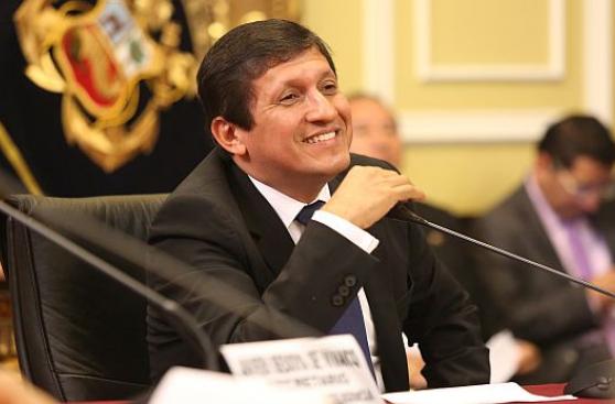 Víctor Isla renunció al Partido Nacionalista Peruano
