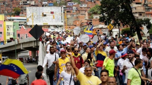 La oposición venezolana fijó varias rutas para la protesta que denominó 