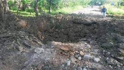 ELN destruye con explosivos una vía al este de Colombia