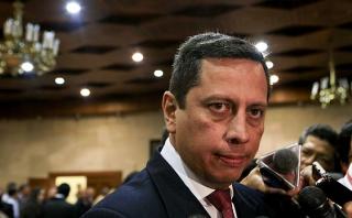 Otro alto funcionario involucra a Nadine en presunta usurpación