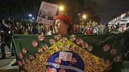 Bolsa de Sao Paulo y Real caen tras protestas contra Temer