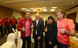 Kuczynski visitó a la selección antes del partido con Ecuador