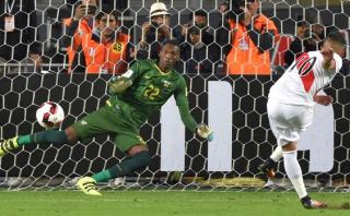Perú abrió marcador contra Ecuador con este penal de Cueva