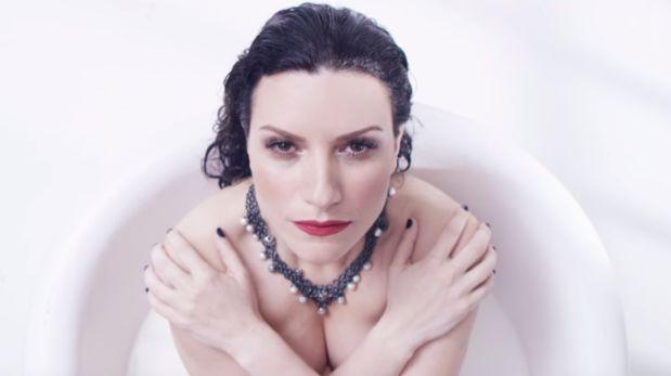 Laura Pausini sorprende con desnudo en videoclip [VIDEO]