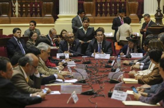 Aprueban proyecto para que funcionarios declaren sus ingresos