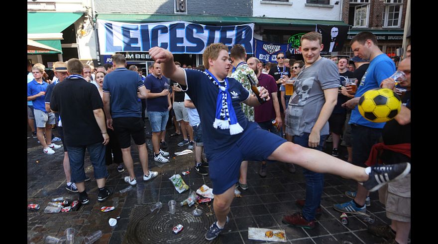 Leicester City: Fans llegaron a Bélgica por Champions League 