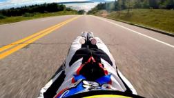 A sus 58 años de edad, alcanzó las 100 millas por hora en luge