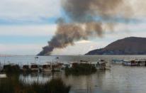Puno: incendio consume totorales del lago Titicaca