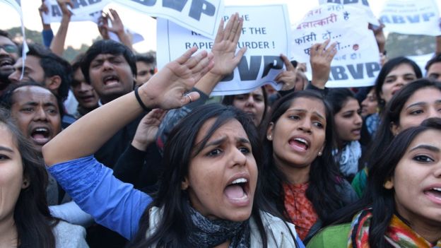 El escrutinio hacia la violencia contra las mujeres en India ha aumentado desde la violación en grupo de una estudiante en el 2012, pero los ataques continúan. (Foto: Getty Images)