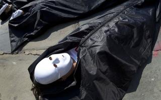 Los escabrosos detalles del negocio de transportar muertos