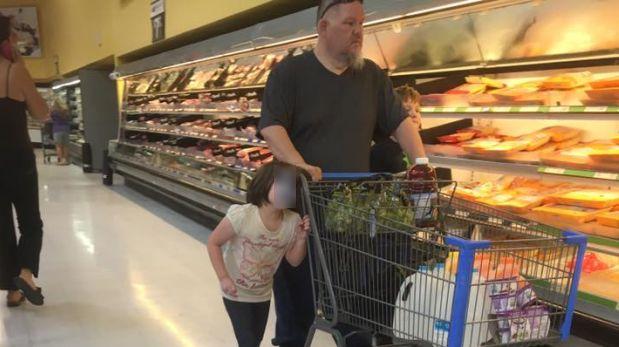 Indignación por foto que retrata maltrato a una niña en EE.UU.