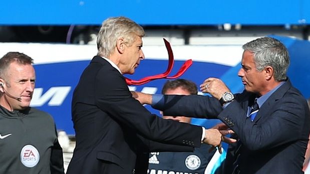 Arsene Wenger y José Mourinho protagonizaron el 2014 un bochornoso incidente (Foto: Getty)