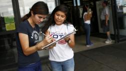 EE.UU.: Buscan votantes latinos para "evitar sorpresas"