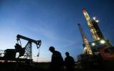 OPEP recortaría producción petrolera por primera vez en 8 años