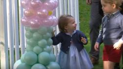 La princesa Charlotte del Reino Unido dio sus primeros pasos