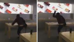 Un hombre destruyó una decena de iPhones en un Apple Store